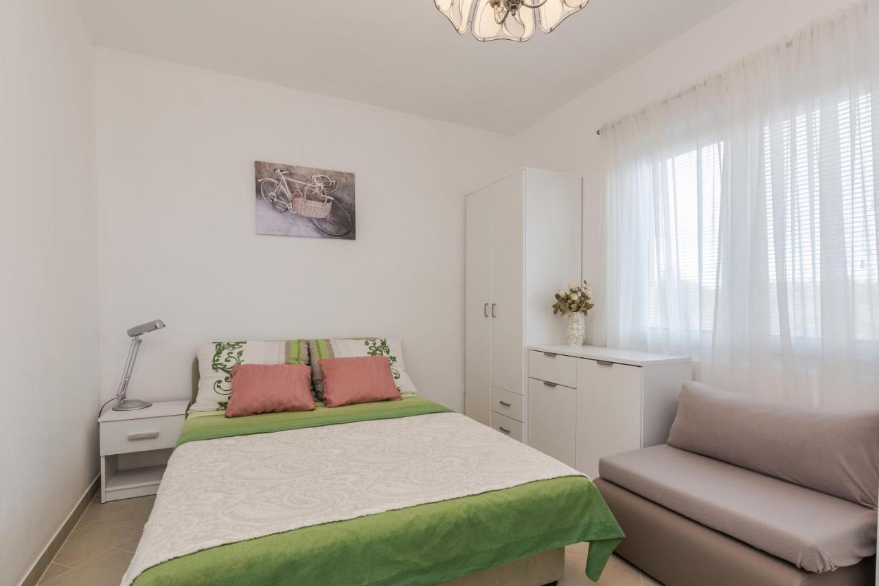 Villa Flora Maris Apartments Privlaka  Eksteriør billede